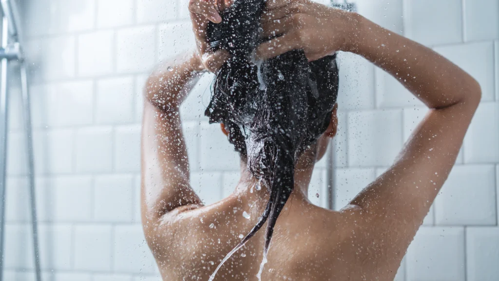 5 Cara Tepat Mencuci Rambut agar Tetap Sehat