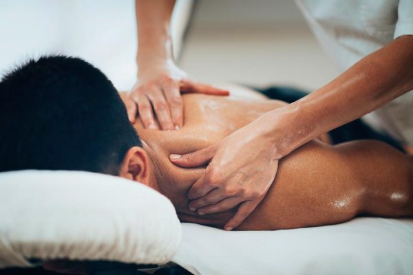 10 Cara Menggunakan Pijat untuk Pemulihan Otot yang Efektif 10 Cara Menggunakan Pijat untuk Pemulihan Otot yang Efektif