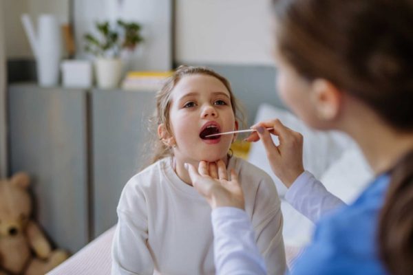 10 Tips Menjaga Tenggorokan Anak agar Tidak Mudah Sakit 10 Tips Menjaga Tenggorokan Anak agar Tidak Mudah Sakit