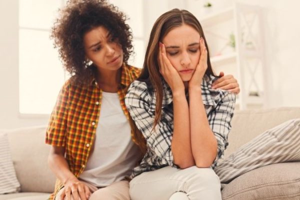 5 Cara Membantu Teman yang Sedang Alami Gangguan Psikologis 5 Cara Membantu Teman yang Sedang Alami Gangguan Psikologis