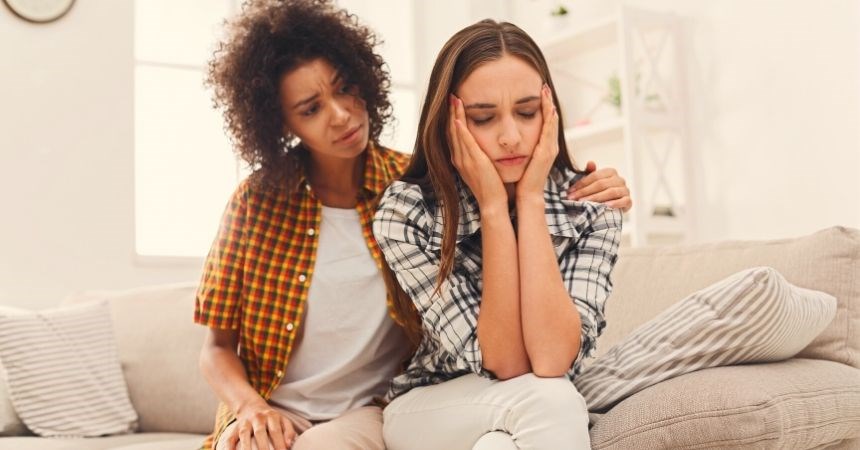 5 Cara Membantu Teman yang Sedang Alami Gangguan Psikologis