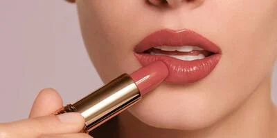 10 Cara Merawat Bibir agar Lipstik Tahan Lama dan Tidak Pecah