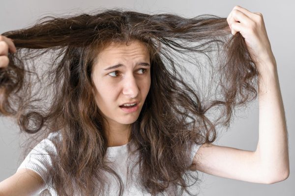 7 Tanda Rambut Kamu Butuh Perawatan Ekstra